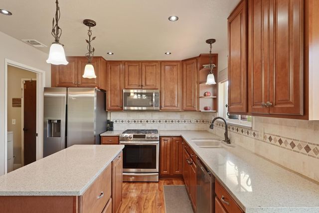 18946 Lambert Way, Lockeford, CA 95237