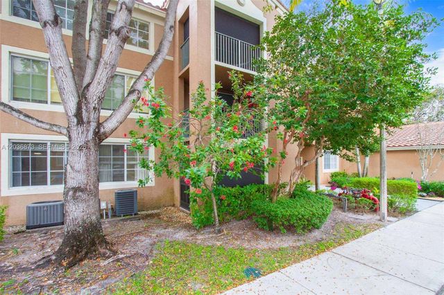 4824 N State Road 7 9105, Coconut Creek, FL 33073