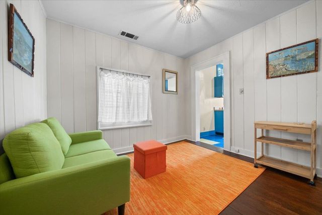 885 S COX ST, Memphis, TN 38104