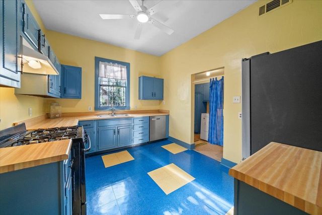 885 S COX ST, Memphis, TN 38104