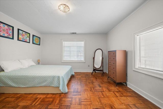 885 S COX ST, Memphis, TN 38104