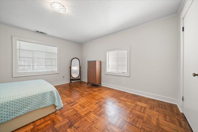 885 S COX ST, Memphis, TN 38104