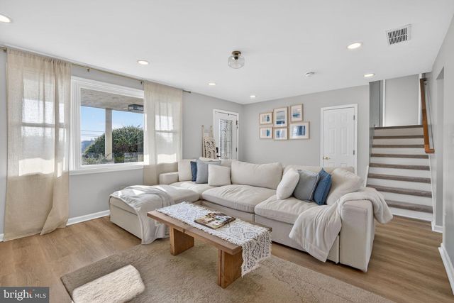 1701 SWEDE RD, Blue Bell, PA 19422