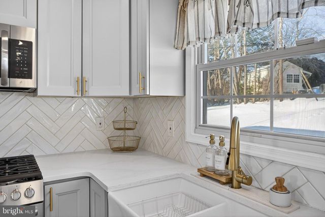 1701 SWEDE RD, Blue Bell, PA 19422