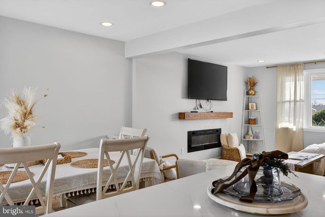 1701 SWEDE RD, Blue Bell, PA 19422