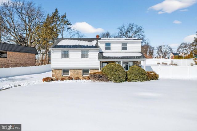 1701 SWEDE RD, Blue Bell, PA 19422