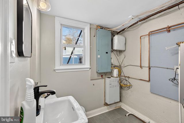 1701 SWEDE RD, Blue Bell, PA 19422