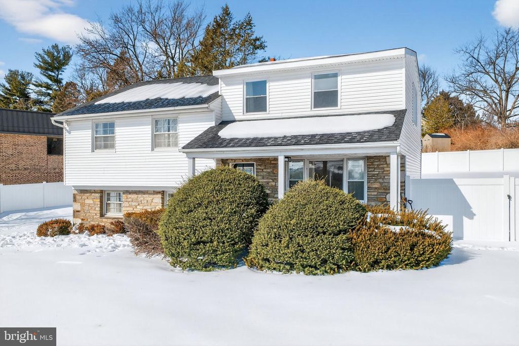 1701 SWEDE RD, Blue Bell, PA 19422