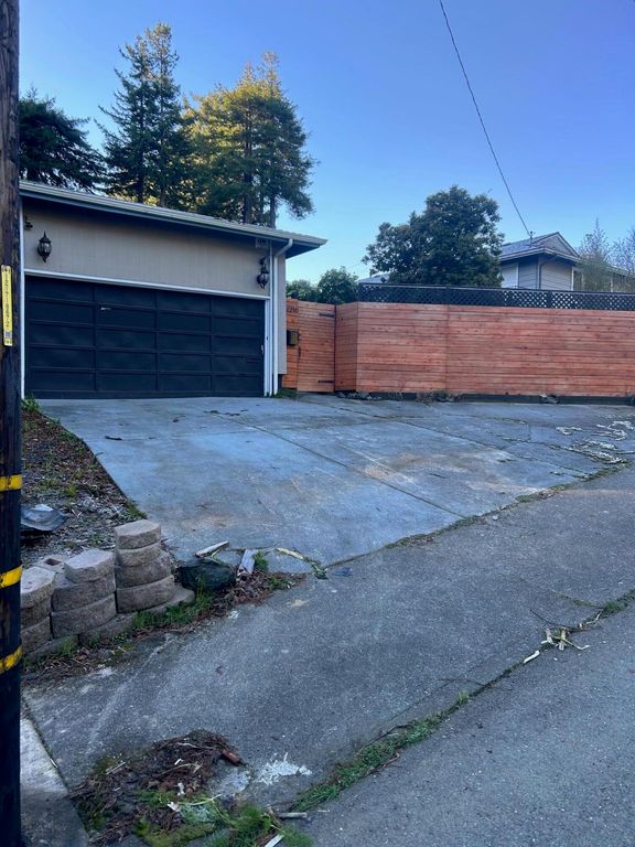 2218 Harris Street, Eureka, CA 95503