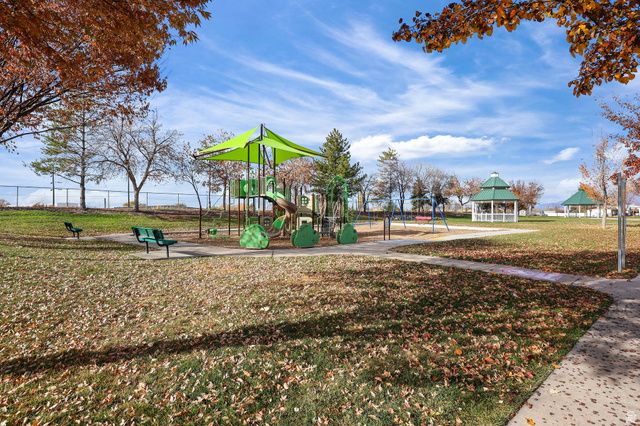 1623 S 925 W, Woods Cross, UT 84087