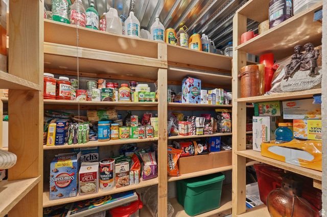 1623 S 925 W, Woods Cross, UT 84087