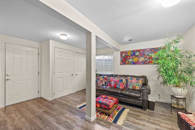 1623 S 925 W, Woods Cross, UT 84087