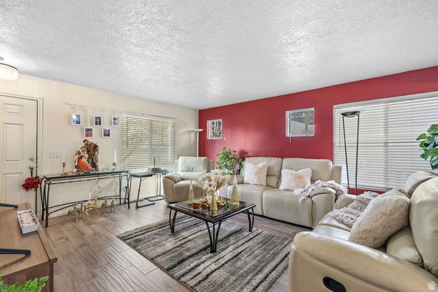 1623 S 925 W, Woods Cross, UT 84087