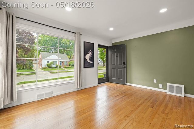 1916 Kalama Avenue, Royal Oak, MI 48067