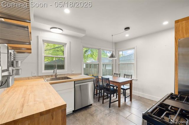 1916 Kalama Avenue, Royal Oak, MI 48067