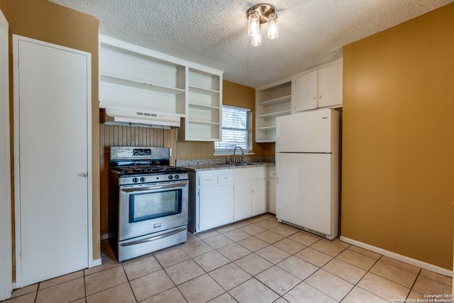 423 OLNEY DR, San Antonio, TX 78209