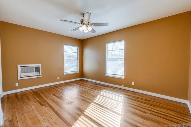 423 OLNEY DR, San Antonio, TX 78209