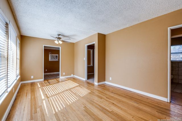 423 OLNEY DR, San Antonio, TX 78209