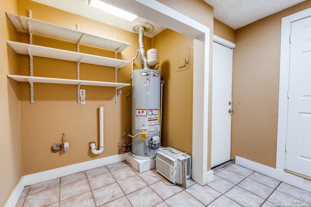 423 OLNEY DR, San Antonio, TX 78209