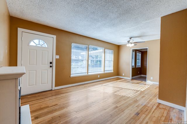 423 OLNEY DR, San Antonio, TX 78209