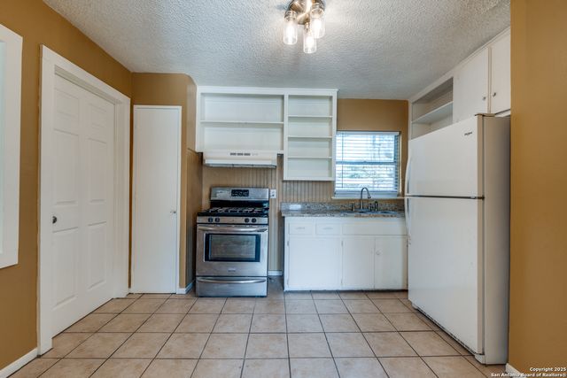 423 OLNEY DR, San Antonio, TX 78209