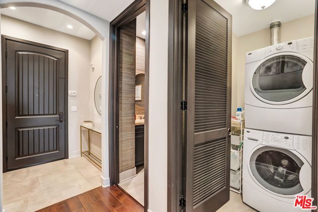 1414 S Beverly Glen Boulevard 301, Los Angeles, CA 90024