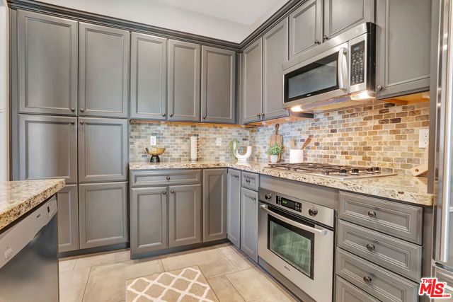 1414 S Beverly Glen Boulevard 301, Los Angeles, CA 90024