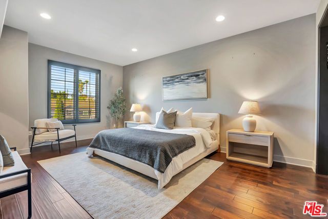 1414 S Beverly Glen Boulevard 301, Los Angeles, CA 90024