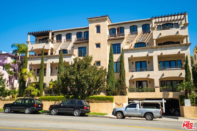 1414 S Beverly Glen Boulevard 301, Los Angeles, CA 90024