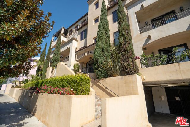 1414 S Beverly Glen Boulevard 301, Los Angeles, CA 90024