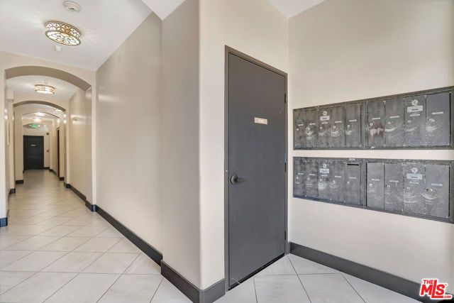 1414 S Beverly Glen Boulevard 301, Los Angeles, CA 90024