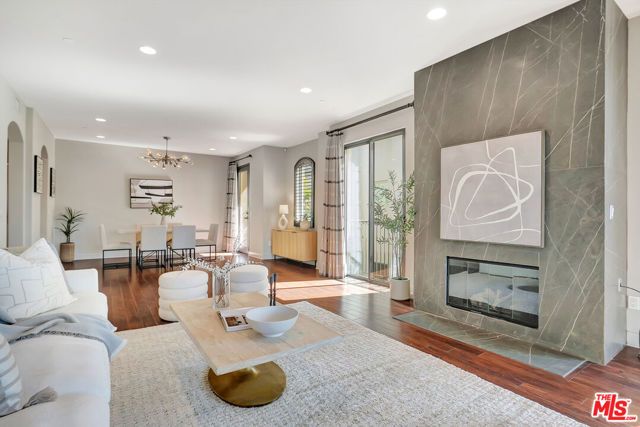 1414 S Beverly Glen Boulevard 301, Los Angeles, CA 90024