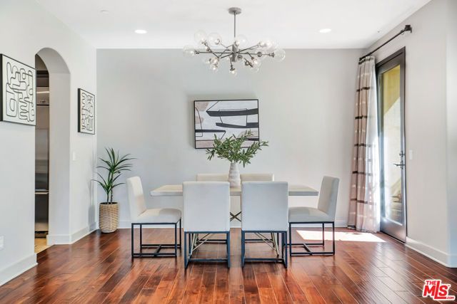 1414 S Beverly Glen Boulevard 301, Los Angeles, CA 90024