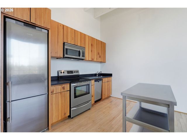900 Ne 81ST Ave 402, Portland, OR 97213