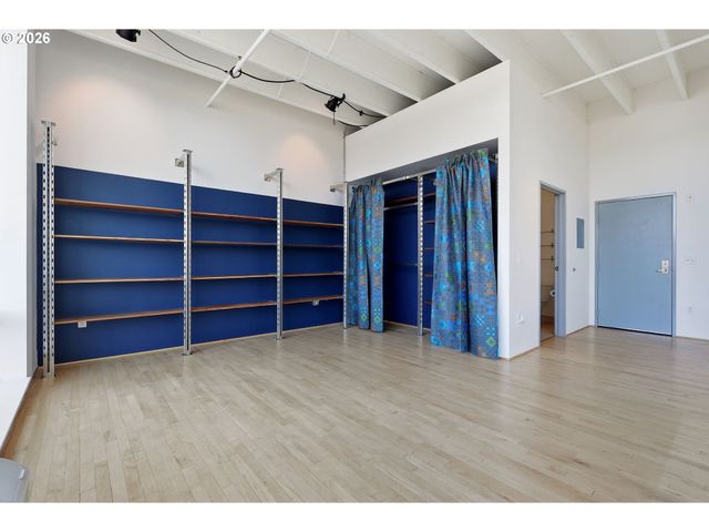 900 Ne 81ST Ave 402, Portland, OR 97213