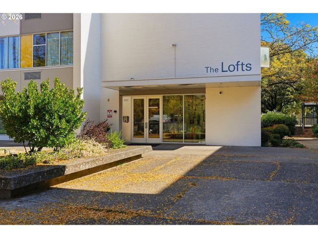 900 Ne 81ST Ave 402, Portland, OR 97213