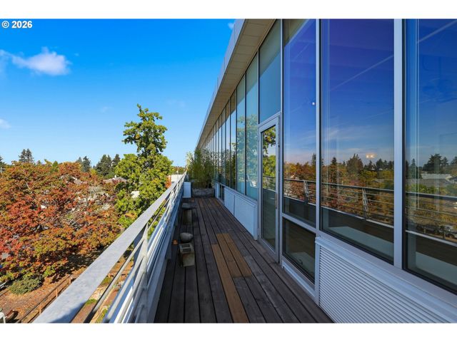 900 Ne 81ST Ave 402, Portland, OR 97213