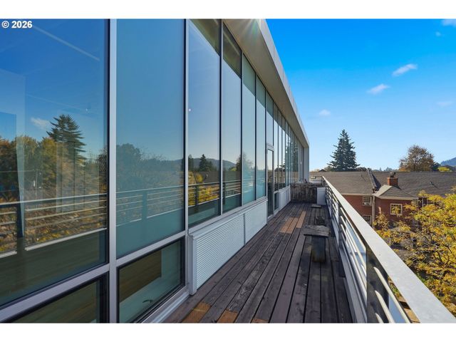900 Ne 81ST Ave 402, Portland, OR 97213