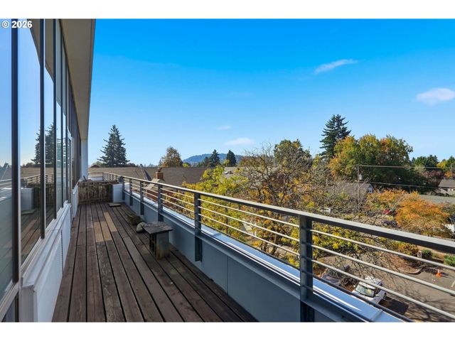 900 Ne 81ST Ave 402, Portland, OR 97213