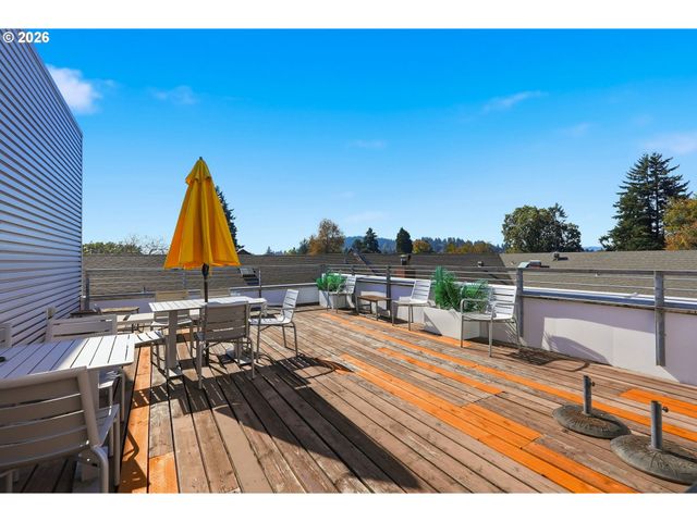 900 Ne 81ST Ave 402, Portland, OR 97213