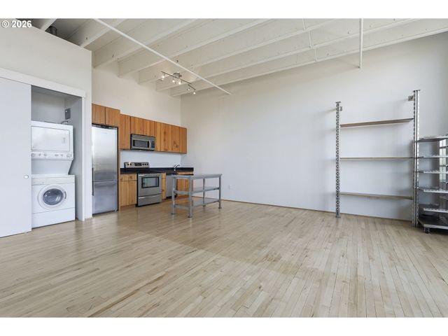 900 Ne 81ST Ave 402, Portland, OR 97213