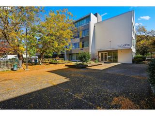 900 Ne 81ST Ave 402, Portland, OR 97213