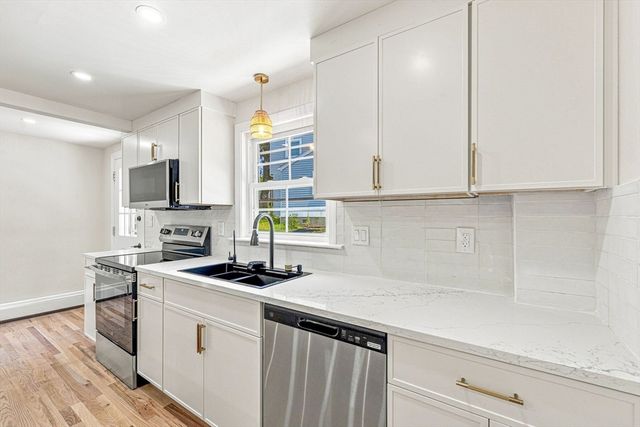 49 Parkside Circle, Braintree, MA 02184