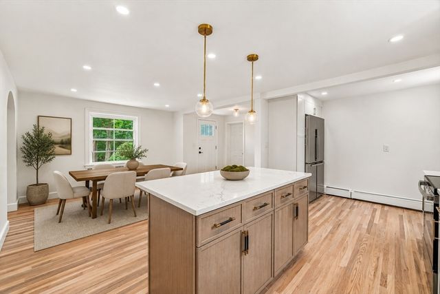 49 Parkside Circle, Braintree, MA 02184