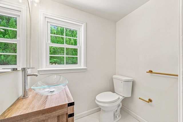 49 Parkside Circle, Braintree, MA 02184