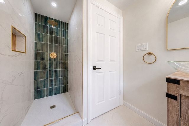 49 Parkside Circle, Braintree, MA 02184