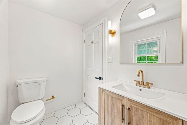 49 Parkside Circle, Braintree, MA 02184