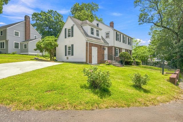 49 Parkside Circle, Braintree, MA 02184