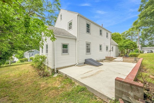 49 Parkside Circle, Braintree, MA 02184