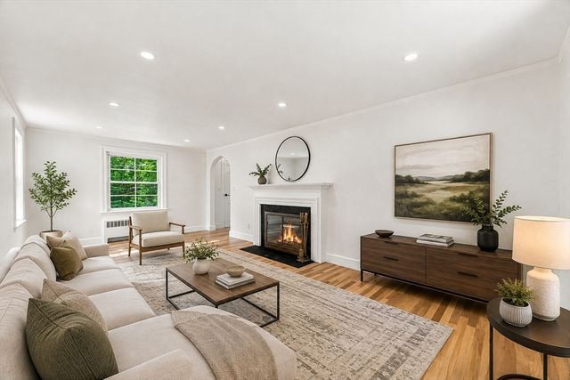 49 Parkside Circle, Braintree, MA 02184